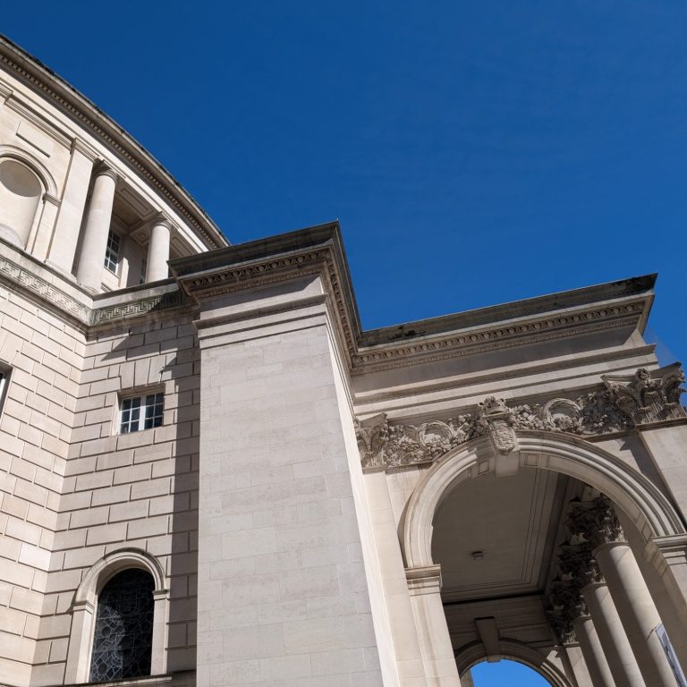 Cheap free Manchester walking tours