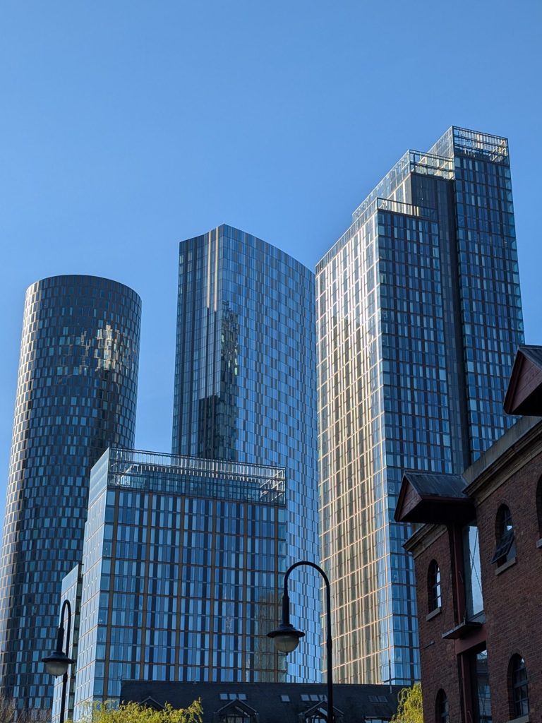 Cheap free Manchester walking tours