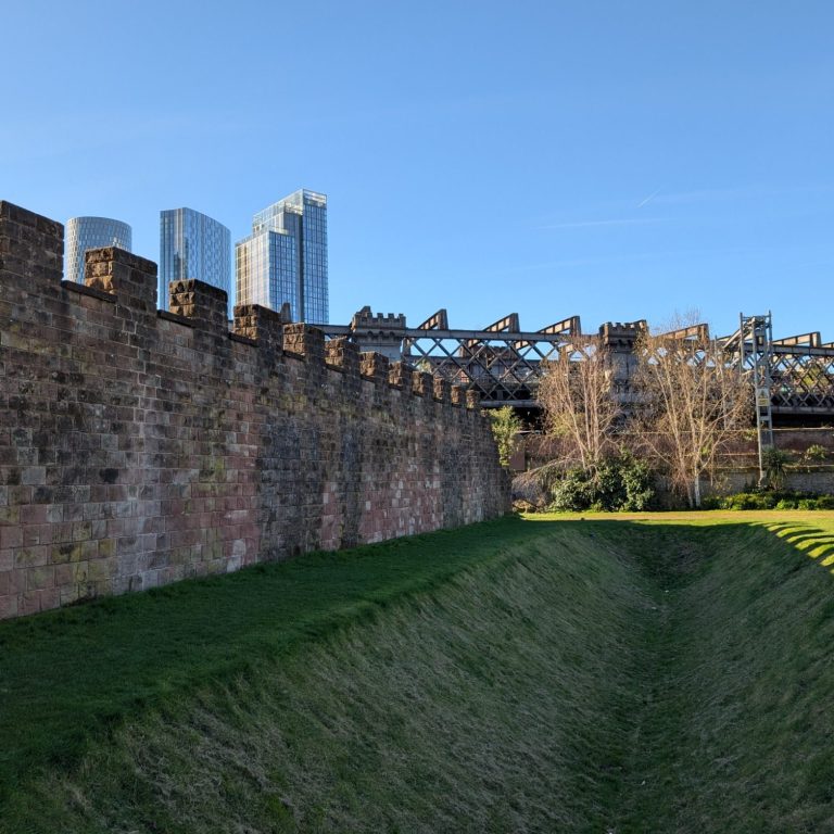 Cheap free Manchester walking tours