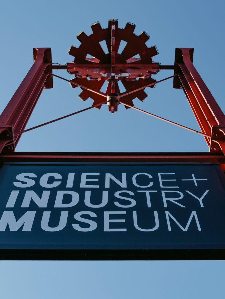 Cheap free Manchester walking tours